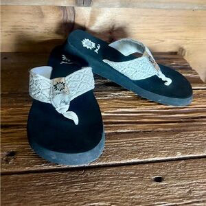 Yellow Box Fancie Sequin Mesh Flip Flops/ Sandals